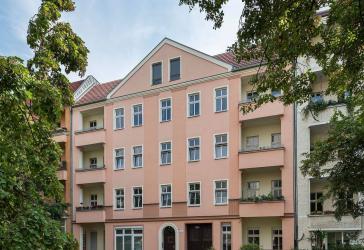 Vermietete 2-Zimmer-Altbauwohnung mit Balkon nahe Florakiez