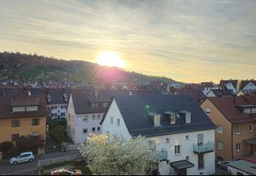 Zentral gelegene 2-3 Zimmer-Wohnung mit schönem Feierabend-Balkon