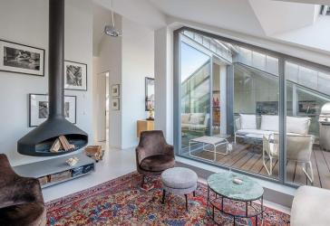 Einzigartiges Penthouse mit Terrasse, Atrium und Kamin im begehrten Bötzowkiez