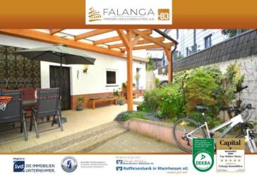 Falanga Immobilien - Zweifamilienhaus mit idyllischer Gartenoase und viel Platz für die Großfamilie!