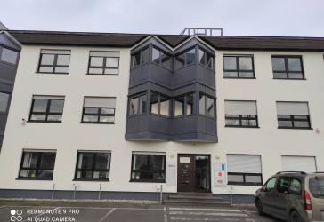Tolles Büro mit lichtdurchfluteten Räumen
