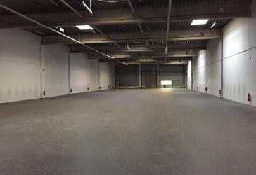 COURTAGEFREIE Halle mit Rampen- und ebenerdigen Toren im Süden Hamburgs mieten