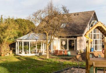 Mehrgenerationen 1.388 m²-Grundstück mit zwei Häusern und viel Platz für individuelle Entfaltung