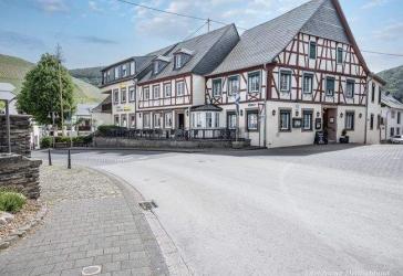 MIETKAUF! Beliebtes Hotel in Fachwerkstil mit 26 moderne Zimmer, Restaurant, Parkplatz und Eigentümerwohnung