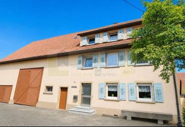 Viel Raum unter einem Dach: Wohnhaus mit Ökonomieteil, flexiblen Nutzungsmöglichkeiten und Potenzial für neue Wohn- und Lebensideen!