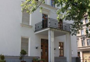 Büro/ Geschäftshaus in bester Lage zu vermieten