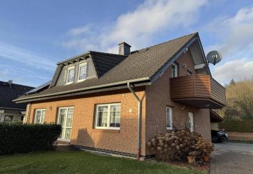 Schönes familiengerechtes Einfamilienhaus mit ELW
