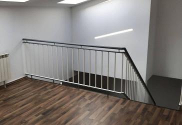 Wohnen über der Stadt 3-Wohnung Maisonette in einer Villa san. Altbau im ca.81m² zu vermieten.