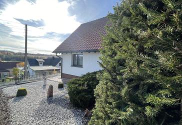 Ein Zuhause zum Wohlfühlen mit Aussicht und Potential - bereit für Ihre Ideen! EFH in schöner Lage!