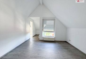 2-Raum mit Balkon, Tiefgarage und Stellplatz!