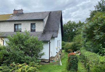**Doppelhaushälfte in Obergrochlitz**