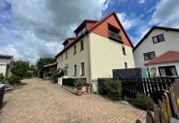 Vermietung und / oder Eigenbedarf: Saniertes Mehrfamilienhaus in Wormstedt - Saaleplatte