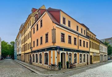 Unter Faktor 18 im Barockviertel!