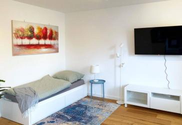 Wohnen auf Zeit: Modernisierte und möblierte 1 Zimmerwohnung in Groß Borstel