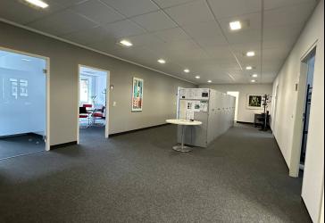 Moderne Büro-/Praxisfläche in zentraler Lage ab sofort zu vermieten