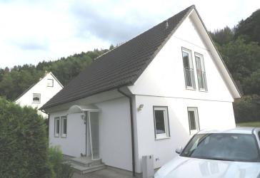 Freistehendes Einfamilienhaus mit sonnigem Grundstück in Leutenberg