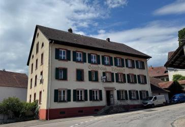 Wohn- und Gastronomiegebäude in Klettgau-Geißlingen!