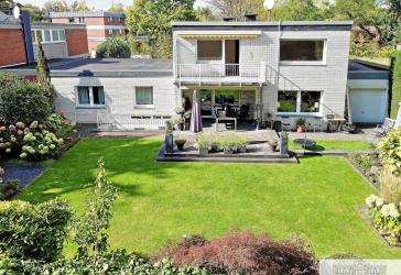 Großzügiges Mehrfamilienhaus in Düsseldorf-Hassels - vier Wohnungen, Garten & Potenzial