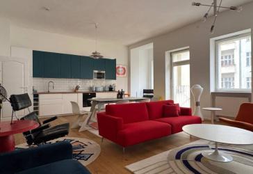 Schöne und helle Wohnung mit Design-Einzelmöbeln!!! Nähe Schloß Charlottenburg!!!