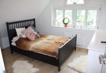 Stilvolle 3-Zimmer-Altbauwohnung mit offener Galerie -Tolle Wohnatmosphäre in ruhiger Lage