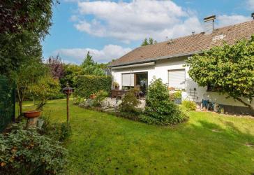 Rösrath-Kleineichen: Vermietetes, freistehendes Einfamilienhaus in zweiter Reihe!