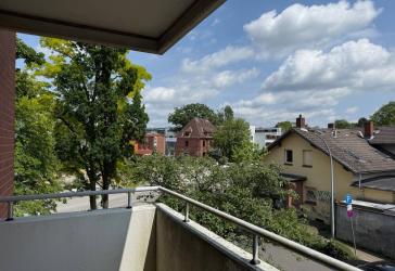 Arbeiten oder Wohnen? Praxisräume, Bürofläche oder doch einfach 5-Zimmer-ETW mit 2 Balkonen?