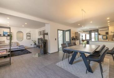 Modernisiertes Einfamilienhaus mit Terrasse und Garage in Stutensee-Spöck