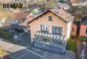 Charmantes, umfangreich modernisiertes Einfamilienhaus mit Wintergarten und viel Platz für die ganze Familie