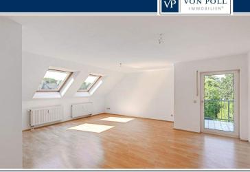 Gemütliche Dachgeschosswohnung in bester Lage mit EBK ab sofort!