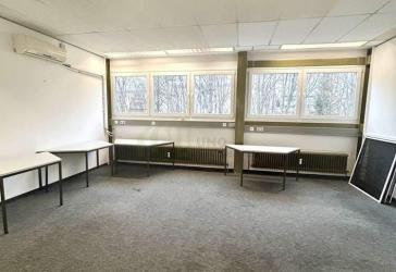+Büroeinheit im Gewerbegebiet von Möglingen +
