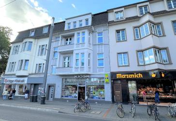 In zentraler Lage von Bonn-Beuel: 3-Parteienhaus mit Ladenlokal