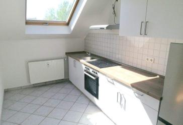 !! Einbauküche in 3-Zimmer-Dachgeschosswohnung im Stadtteil Gablenz !!