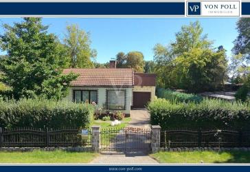 Charmanter Bungalow in Wassernähe mit Potential
