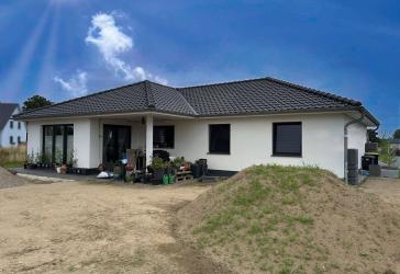 Winkelbungalow mit Solartechniik - Ruhige Lage nahe Wismar und Ostsee