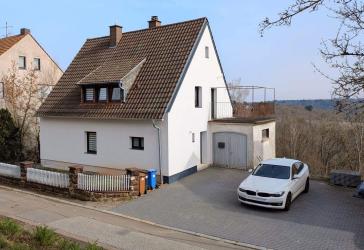 frisch saniert und bereit für neue Geschichten. Einfamilienhaus ohne Investitionsbedarf.