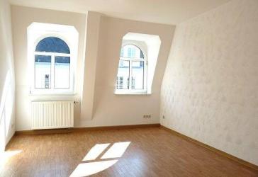 Helle 2-Raum-Dachgeschoss-Wohnung im Stadtzentrum Riesa´s