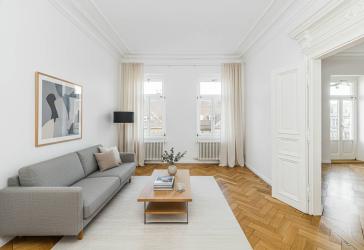 Großzügig wohnen: 4 Zimmer mit Stil, Licht und zwei Balkonen