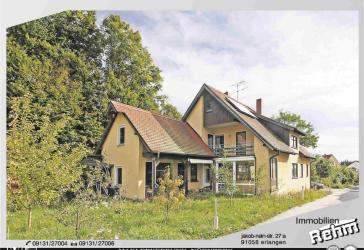 2 Familien-Haus mit Nebengebäude