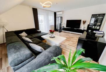 Stilvoll möbliert & hochwertig gepflegt - 2,5 Zimmer mit Balkon