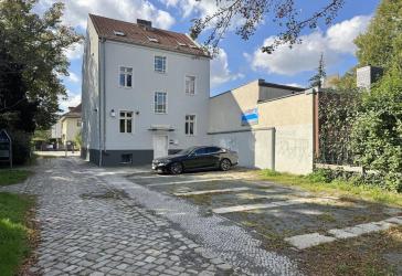 Gewerbe-/ Mehrparteienhaus im Rudower Ortskern