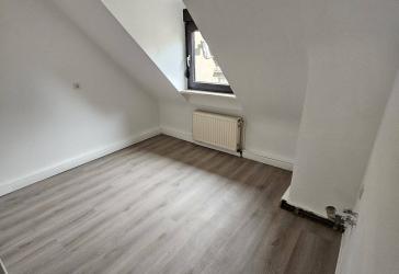 Sbr.-Burbach * 3 ZKB * Dachgeschoss * ca. 70 qm * renoviert
