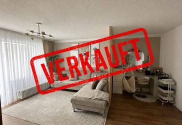 Modernisierte 3-Zi.-Wohnung mit 2 Balkonen und Garage
