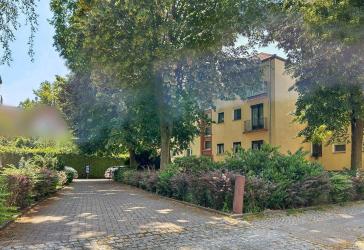 Bezugsfrei - sofort verfügbar - Charmante 3-Zimmer-Wohnung mit Balkon in ruhiger Lage in Berlin
