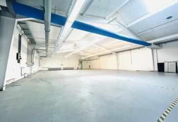 Lagerhalle mit Werkräumen in Duisburg | moderne Ausstattung | exklusiv über RUHR REAL