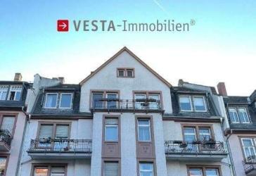 SACHSENHAUSEN: Vermieteter Altbau im 1. Obergeschoß mit 2 Balkonen, Flügeltüren und vieles mehr...