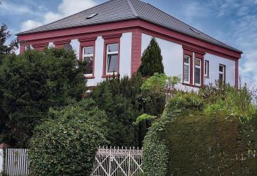Markante Jugendstil Villa direkt in Jever! Zeitloser Stil - Geschichte - Funktionalität - Preis VB!