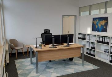 BÜRO MIT TEEKÜCHE UND GETEILTEN RÄUMEN - AB SOFORT ZU MIETEN!*