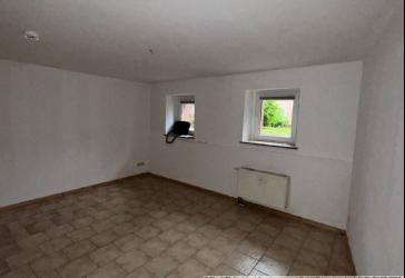 1-Raum-Souterrain-Wohnung mit Terrasse zu vermieten!