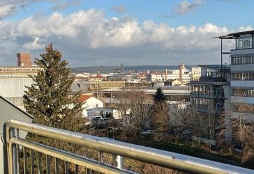 Wo Licht den Raum erfüllt - mit Blick über Dresden, bezugsfreie Dachgeschosswohnung