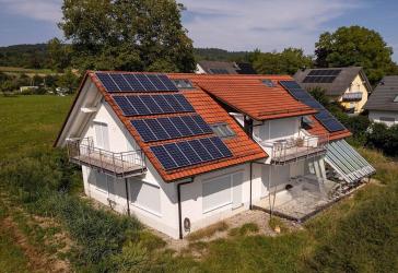 Modernes Einfamilienhaus Seenahe Wohnqualität - mit PV-Anlage und großem Grundstück